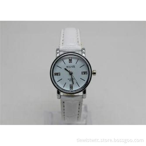 Elegant Ladies Wrist Watches leather strap diamond on the d